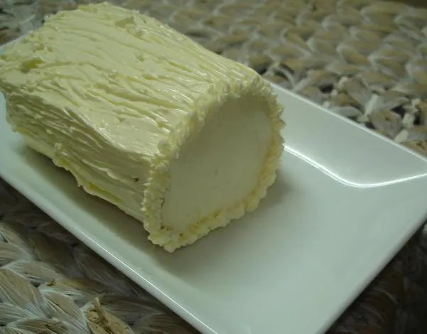 Bánh khúc cây Noel tự tay làm tặng người thân