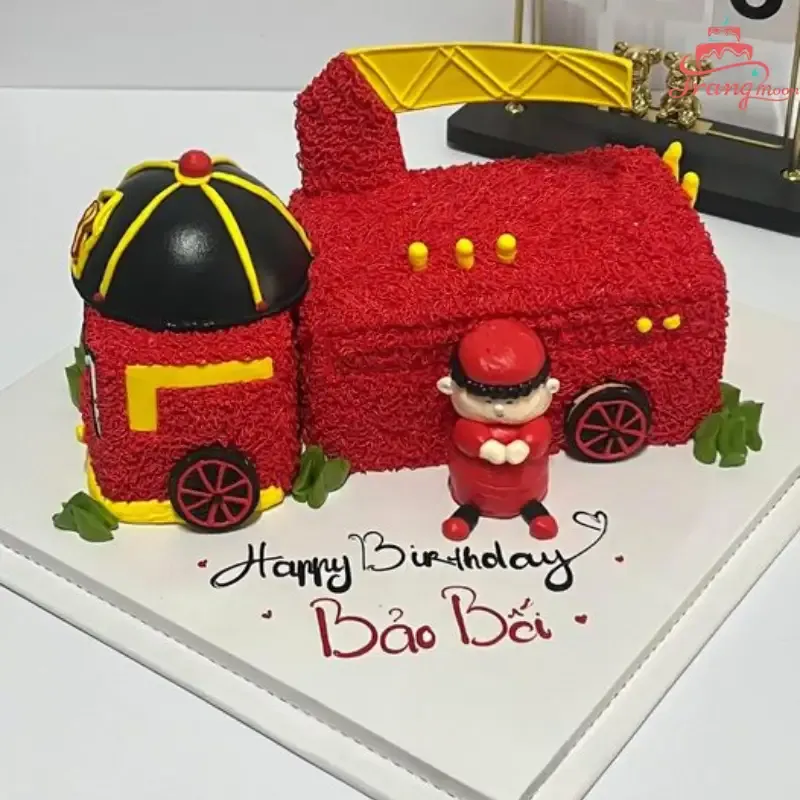 Bánh sinh nhật màu đỏ hình xe cứu hỏa