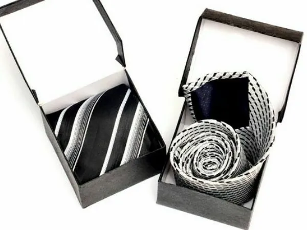 Tránh tặng quà màu trắng đen vào dịp Tết Nguyên đán