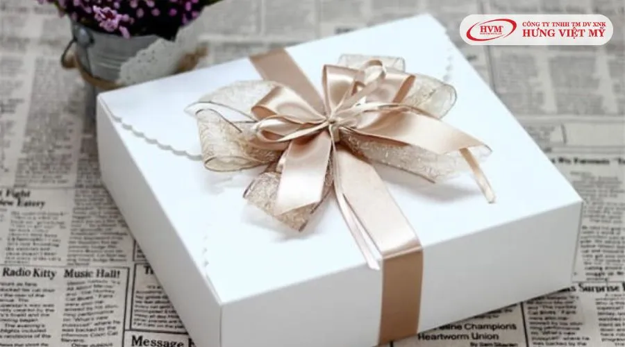 Nơ 2 tầng vải tạo hiệu ứng ấn tượng