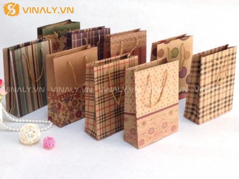Túi giấy trang trí quà sinh nhật hiện đại tối giản
