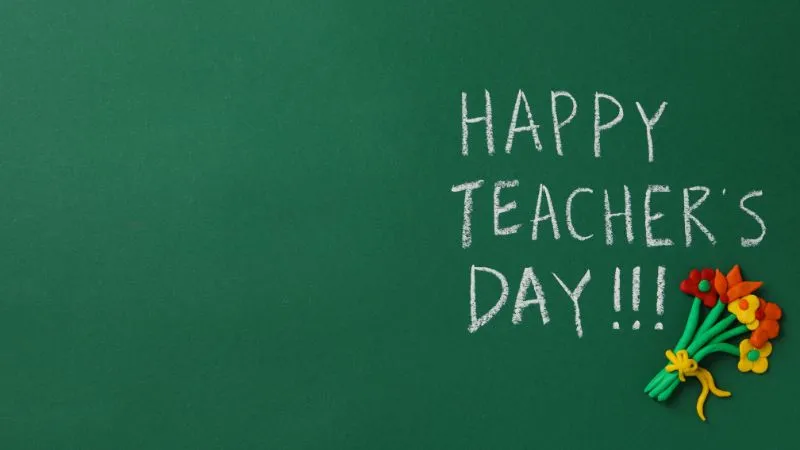 Phong cách viết thiệp 20/11 tối giản nhưng sang trọng đang là xu hướng hàng đầu