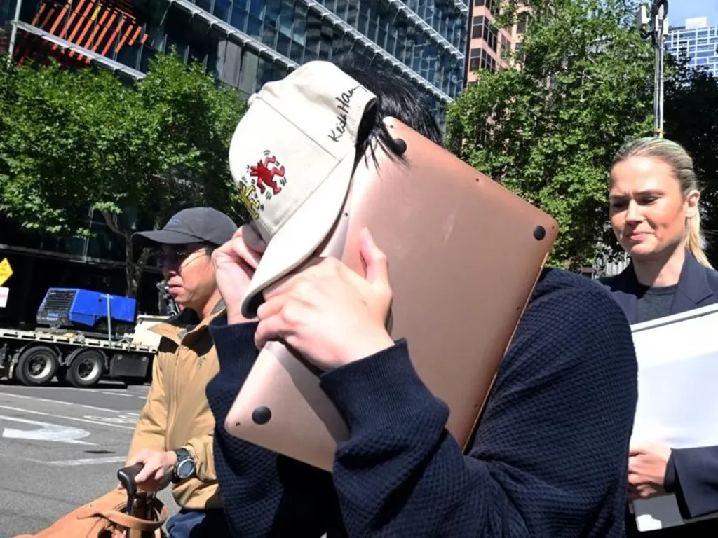 Xem xét hủy visa du học sinh quay lén hơn 100 phụ nữ - Ảnh 1.