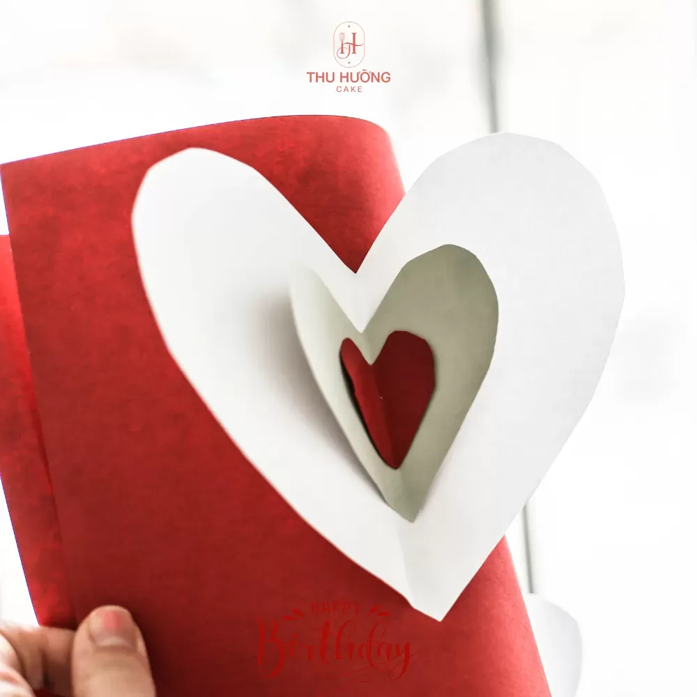Bánh kem chúc mừng sinh nhật chồng yêu và không gian tiệc ấm cúng
