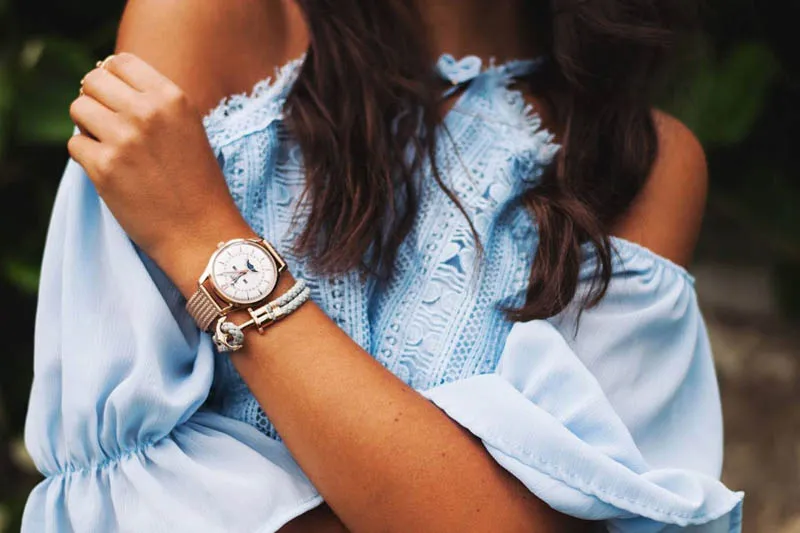phụ nữ đeo đồng hồ tay nào và các loại dây đeo
