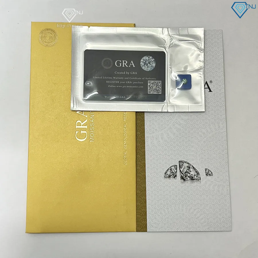 Sản phẩm đi kèm hộp đựng cao cấp sẵn sàng làm quà tặng