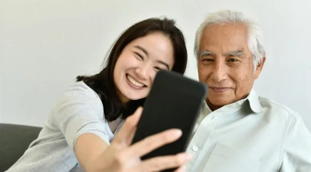 Điện thoại thông minh - Quà tặng Ngày của Cha thiết thực