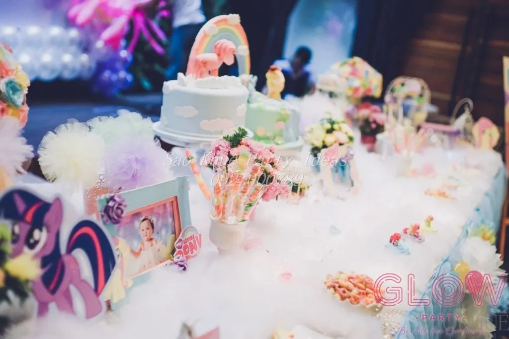 Sáng tạo với bông gòn để tạo hiệu ứng mây bay cho chủ đề thần tiên