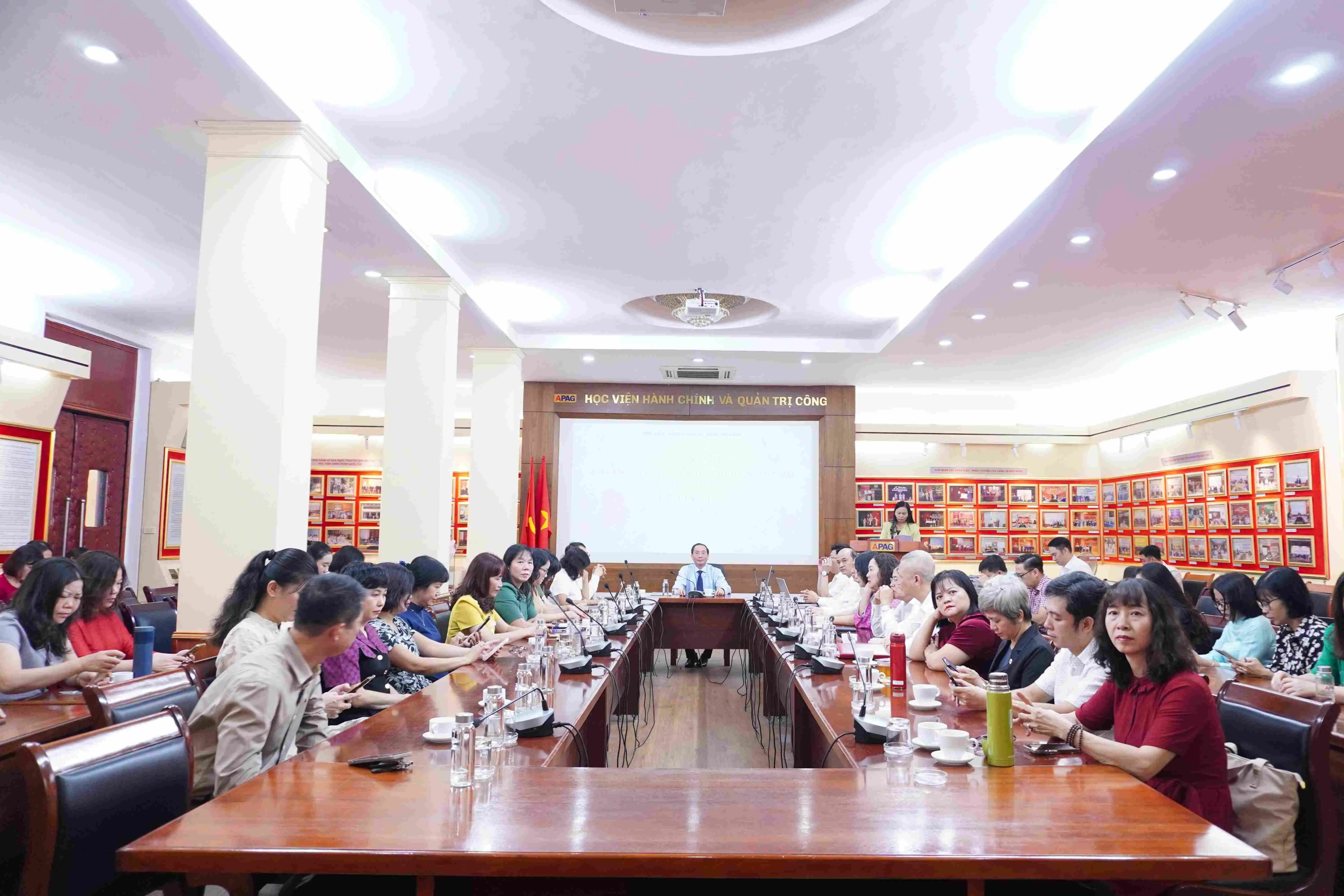 Quang cảnh buổi gặp mặt tại điểm cầu Hà Nội