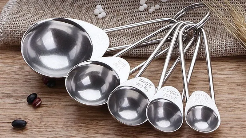 Bộ thìa đong nhiều kích cỡ phục vụ đo lường nguyên liệu làm bánh