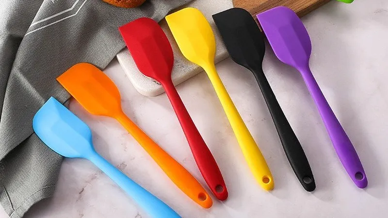 Phới dẹt Spatula bằng silicone bền bỉ giúp trộn bột bánh kem đều mịn