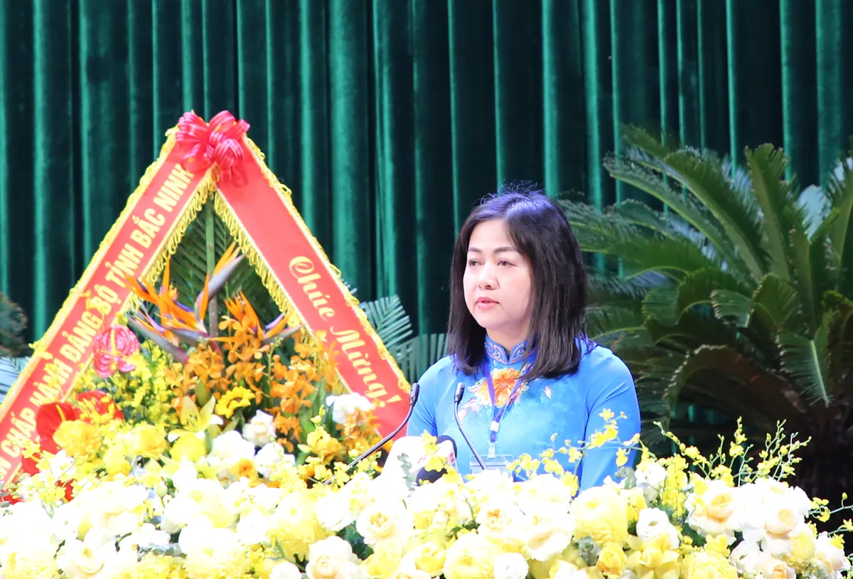 Chủ tịch Hội LHPN tỉnh Bắc Ninh Nguyễn Phương Mai khai mạc Đại hội.