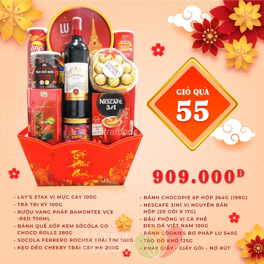 Mẫu giỏ quà với tông màu đỏ truyền thống luôn được khách hàng ưu ái