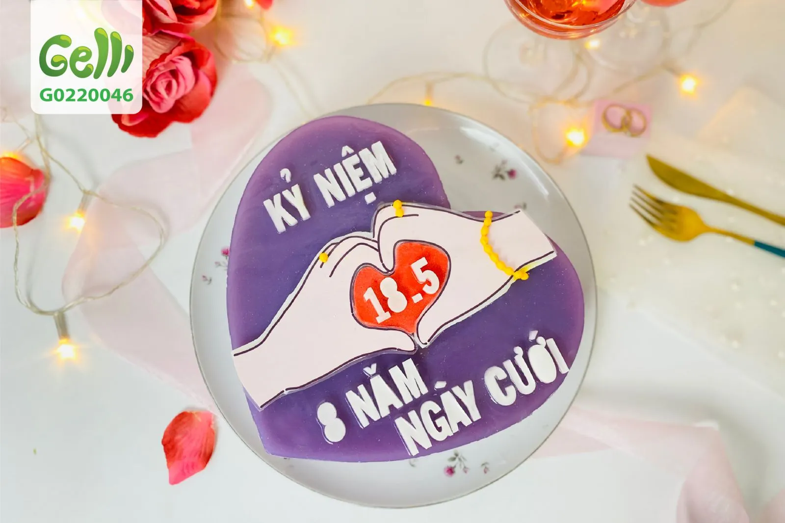 Sự tỉ mỉ trong từng đường nét trang trí bánh Valentine