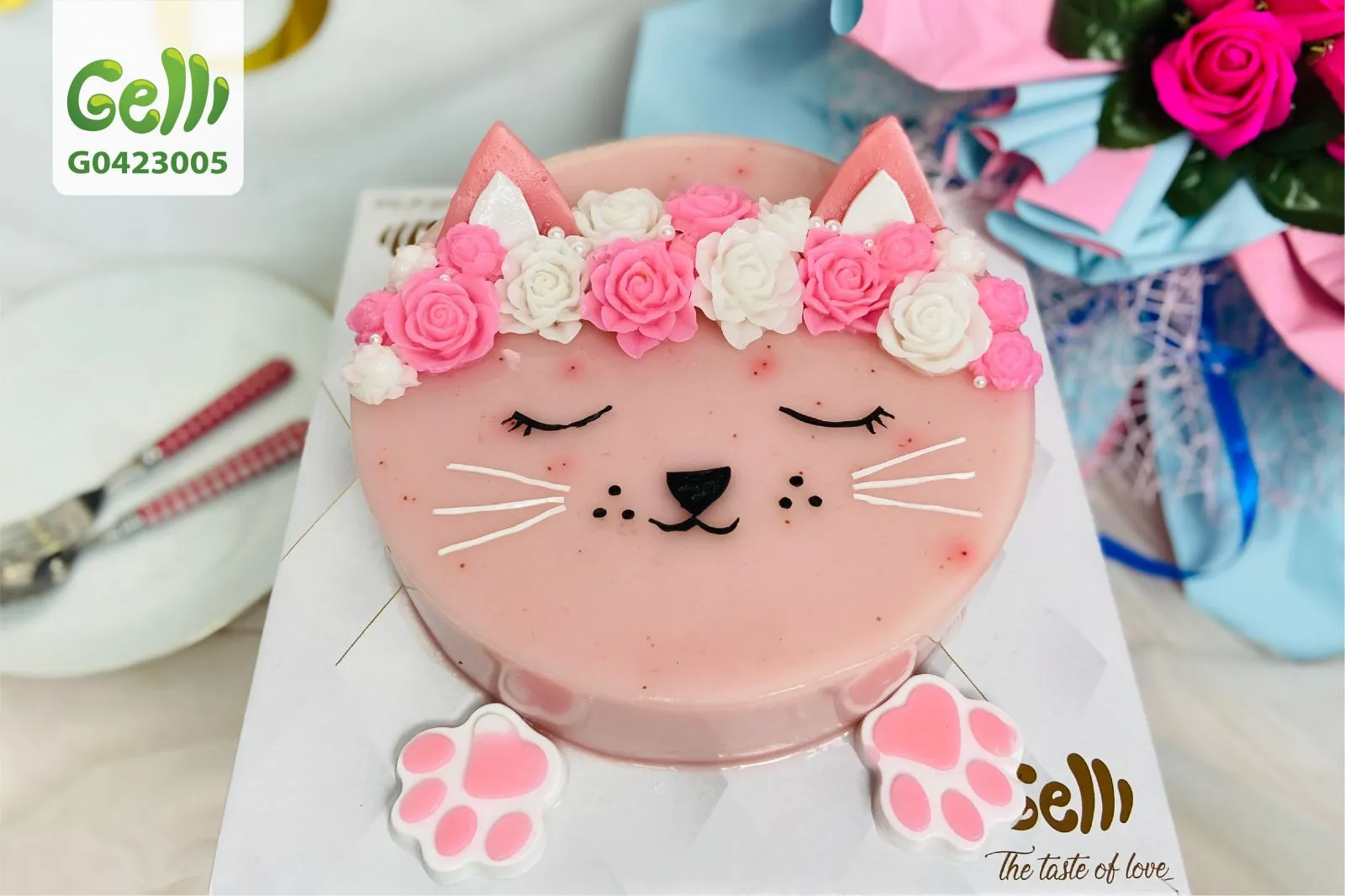 Bánh thôi nôi bé trai với màu xanh và hình xe hơi