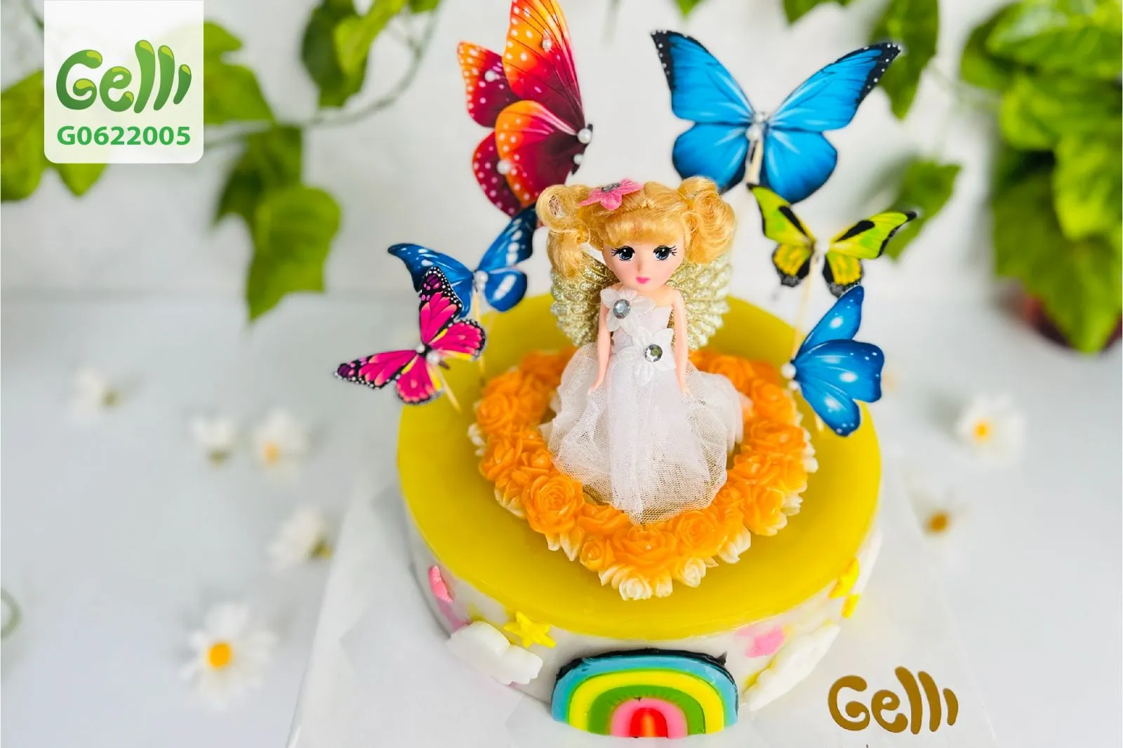 Bánh sinh nhật rau câu thiên thần cầu vồng rực rỡ