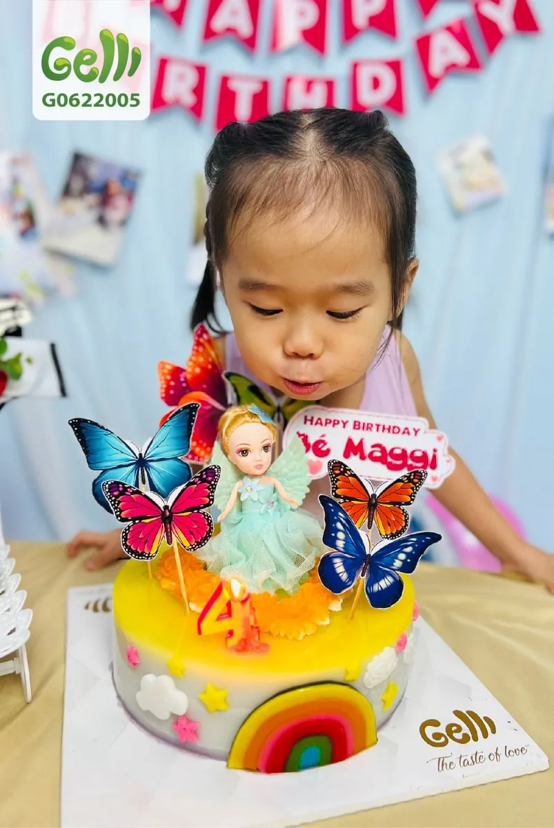 Mẫu bánh kem rau câu cho bé gái trang trí công chúa lộng lẫy và ngọt ngào