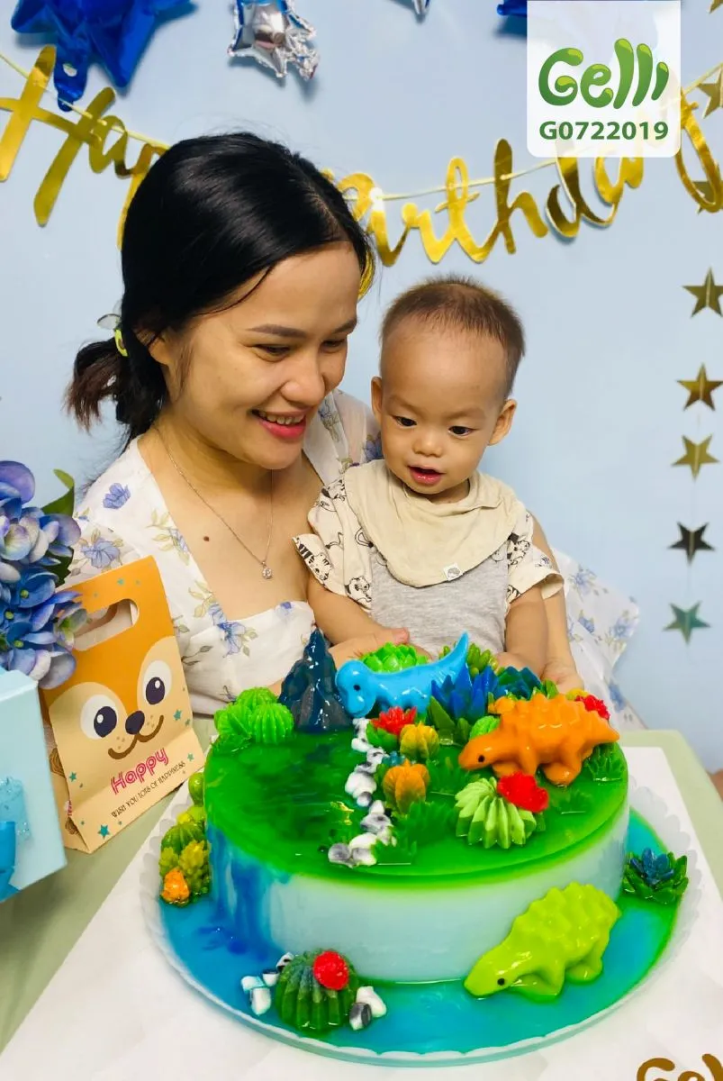 Mẫu bánh sinh nhật siêu nhân đầy năng lượng cho các bé trai