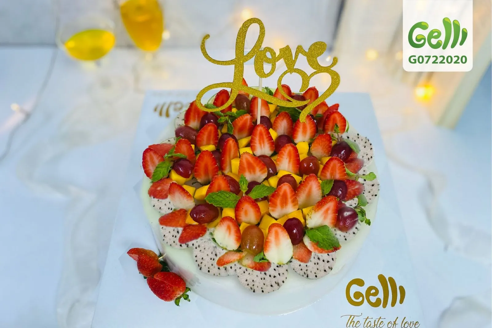 Thiết kế bánh kem rau câu trái tim đỏ rực rỡ cho ngày 14-2