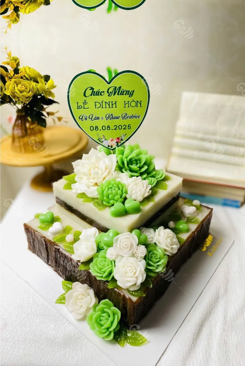 Bánh kem đính hôn 2 tầng hoa xanh trắng thanh lịch