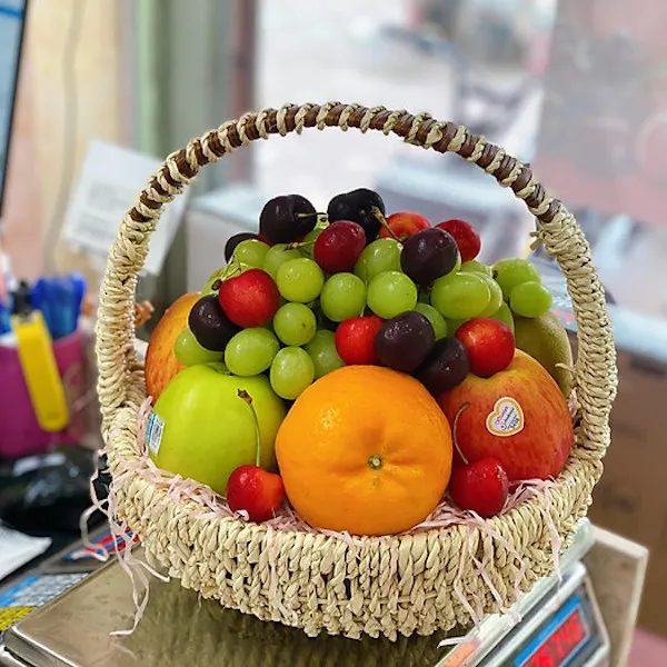Giỏ hoa quả tươi ngon, sang trọng biếu thầy