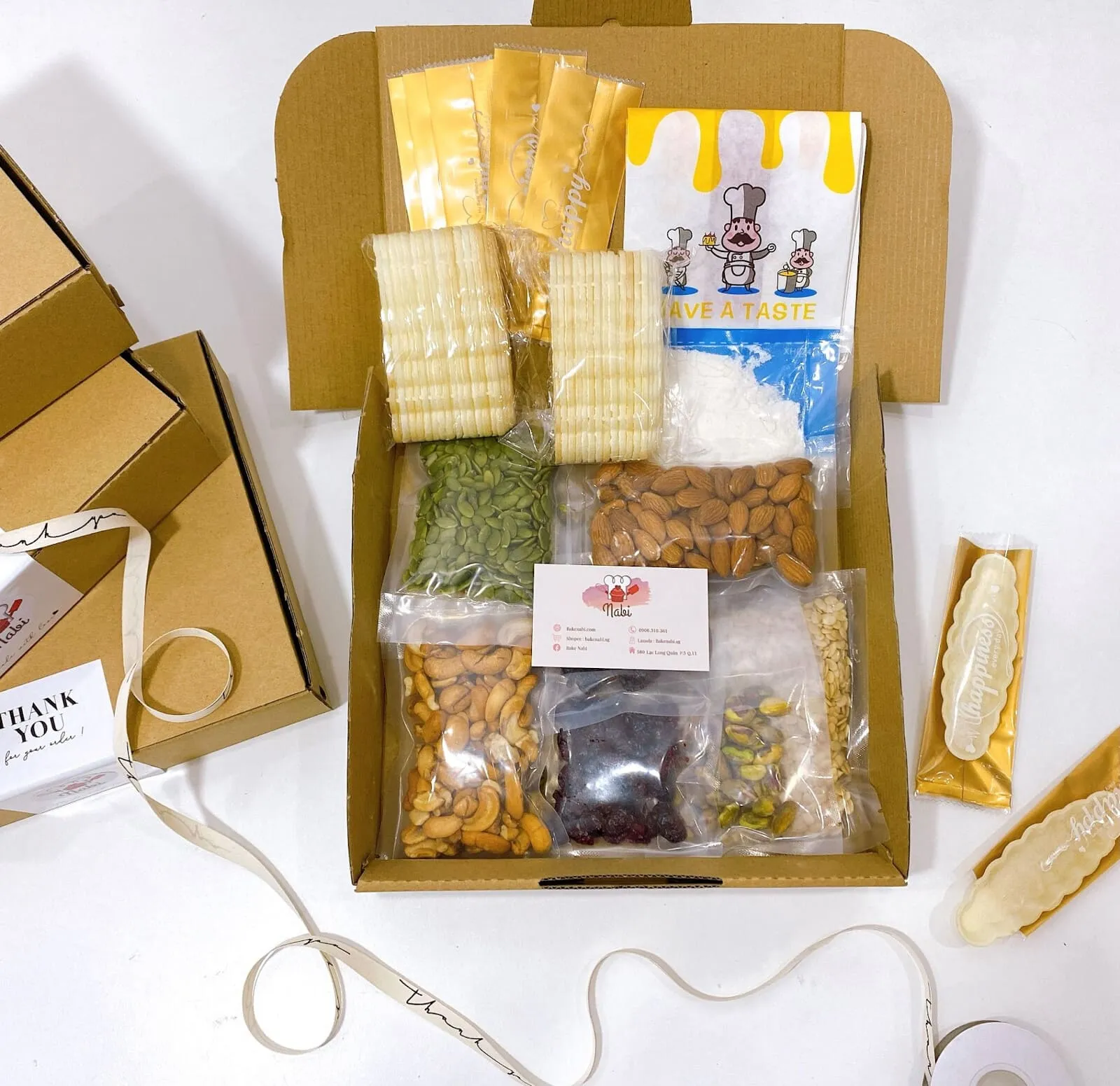 Giỏ quà tặng sức khỏe với các loại hạt dinh dưỡng và trà thượng hạng