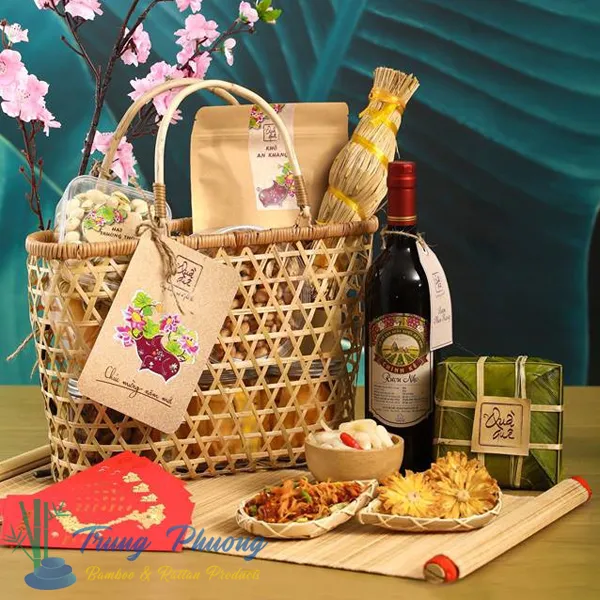 Giỏ đựng quà tết bằng mây tre với thiết kế tinh xảo cho năm 2026