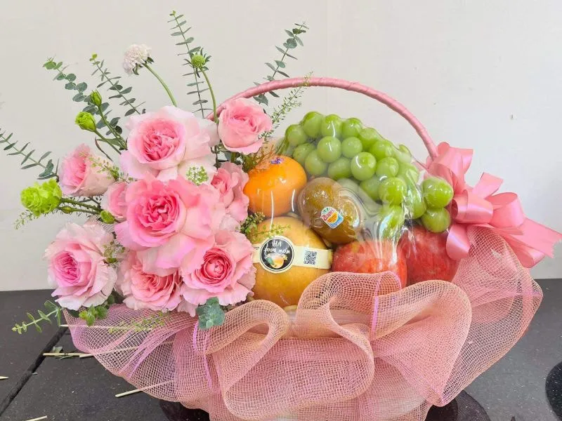 Giỏ trái cây tươi nhập khẩu biếu thông gia