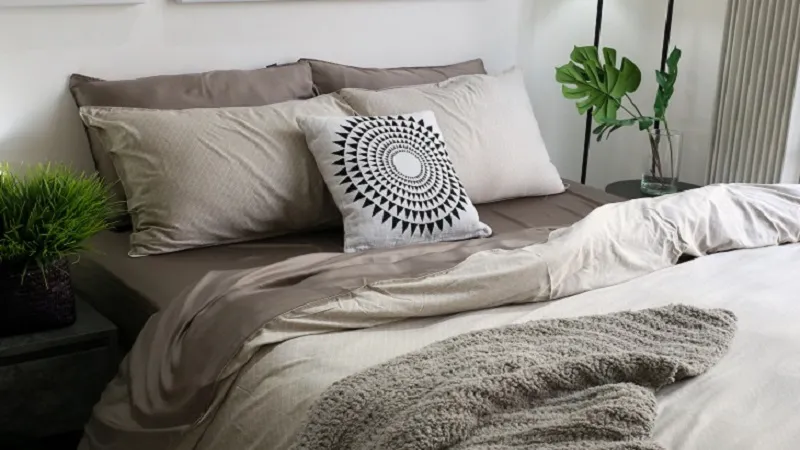 Chăn ga gối đệm êm ái hỗ trợ giấc ngủ sâu cho người già