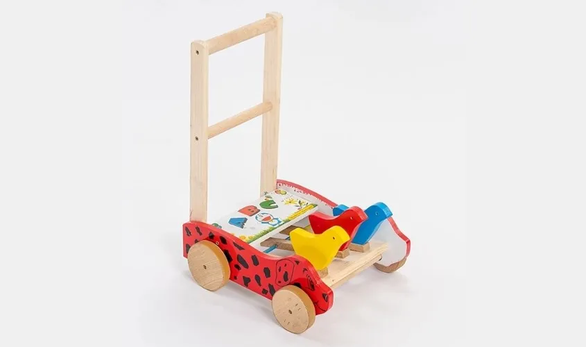 Xe tập đi bằng gỗ với màu sắc nhã nhặn phù hợp với bé 12 tháng tuổi