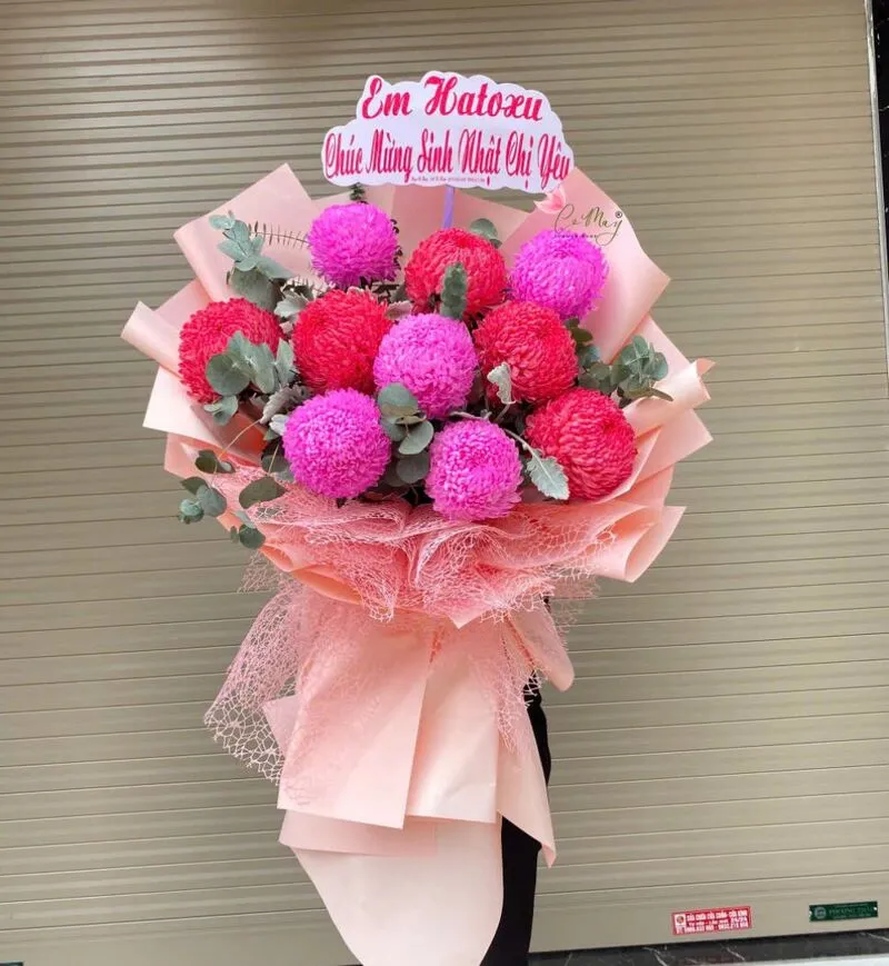 Lẵng hoa nhiều màu sắc mang thông điệp yêu thương