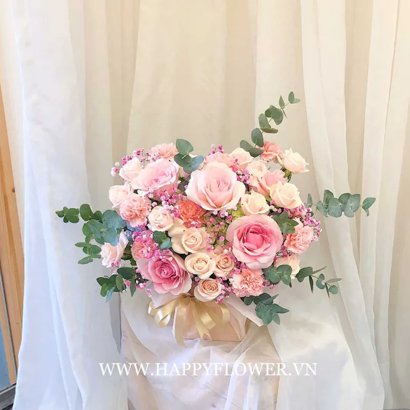 Hộp hoa hồng đa sắc sang trọng tặng người yêu