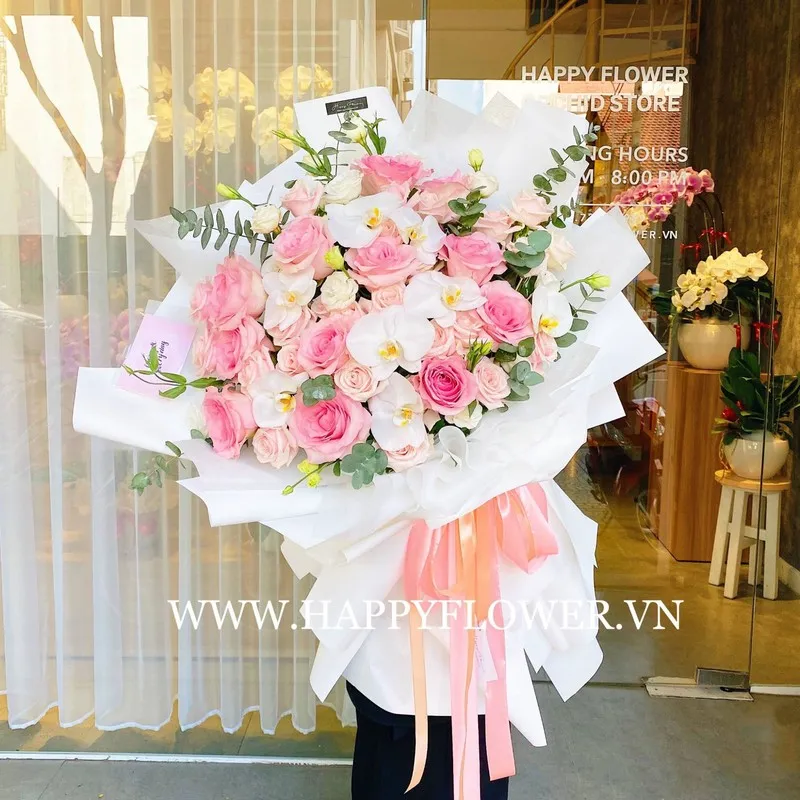 Bó hoa hồng mix lan hồ điệp trắng tinh tế