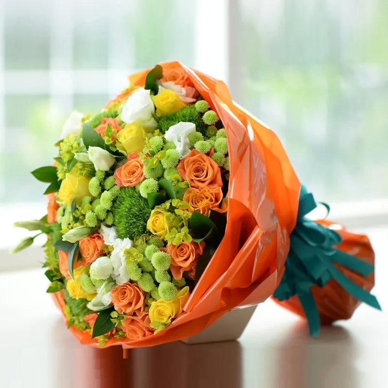 Giỏ hoa hồng tinh tế giúp tạo ấn tượng tốt đẹp với cấp trên phái nữ