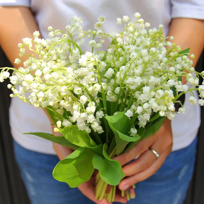 bó hoa sinh nhật linh lan trắng tinh khôi