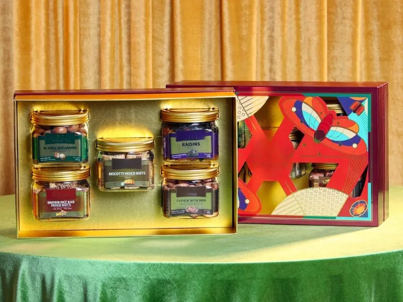 Hộp quà Tết sang trọng, đóng gói tinh tế, phù hợp biếu tặng gia đình vợ