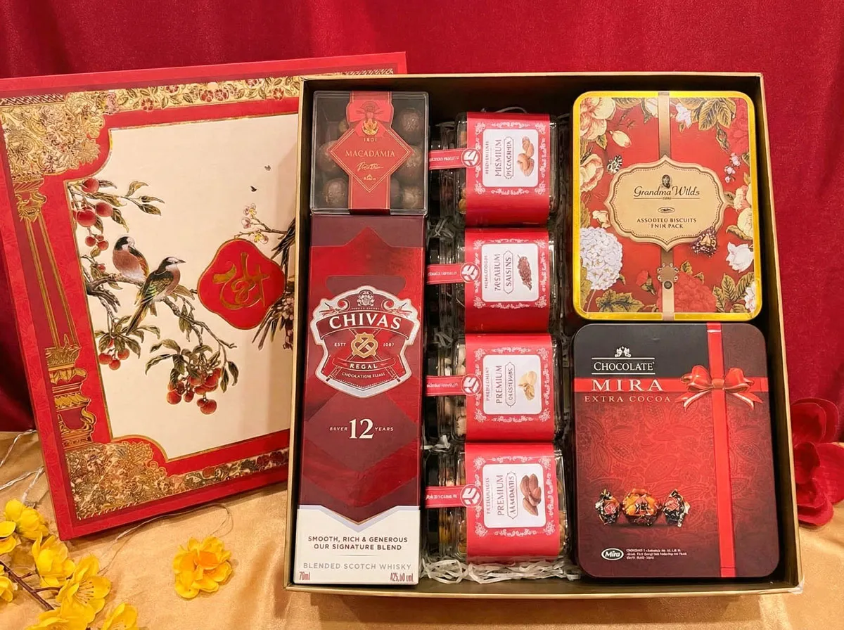 Hộp quà tặng hạt dinh dưỡng cao cấp với thiết kế sang trọng, lịch sự