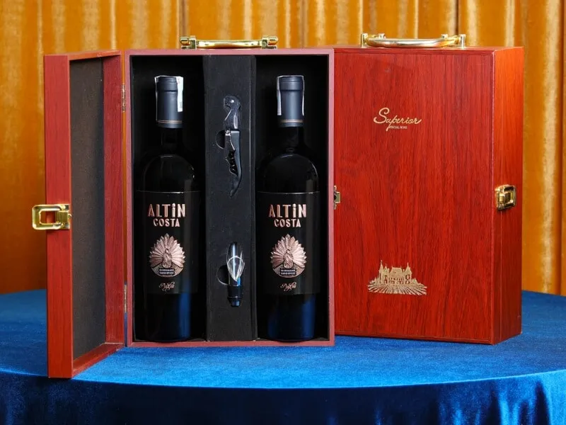 Hộp quà rượu vang nhập khẩu sang trọng 2026