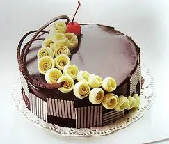 Mẫu bánh kem trang trí hoa chocolate tinh xảo