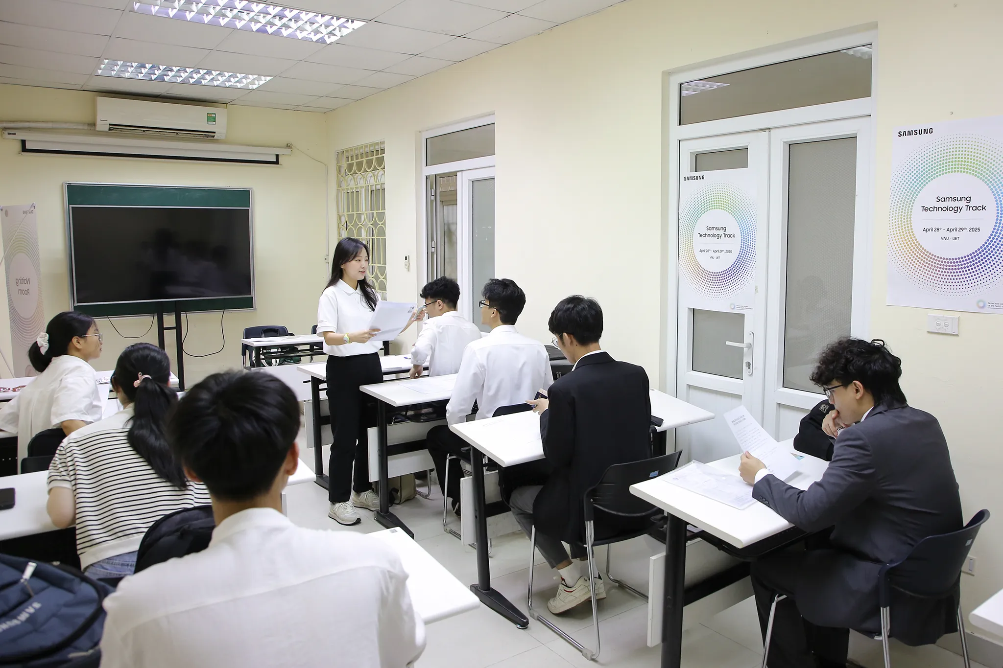 Đại diện bộ phận tuyển sinh Samsung Electronics Hàn Quốc