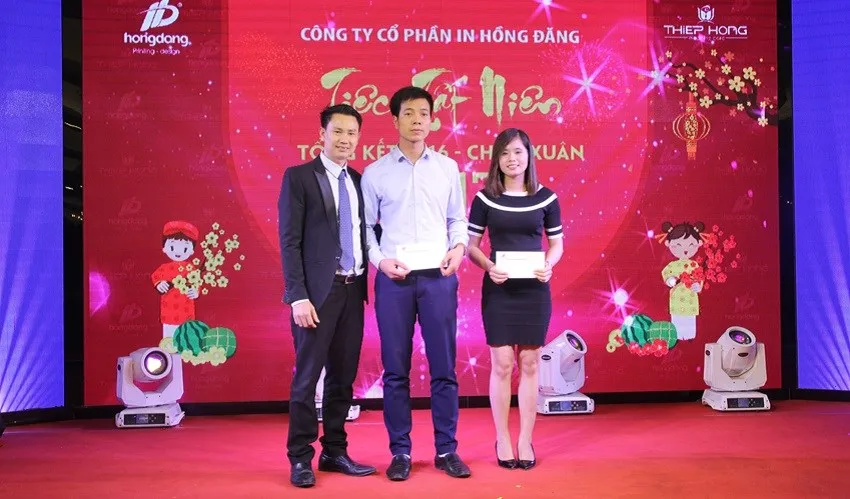 Lễ trao quà Tết cho đội ngũ nhân viên xuất sắc tại doanh nghiệp