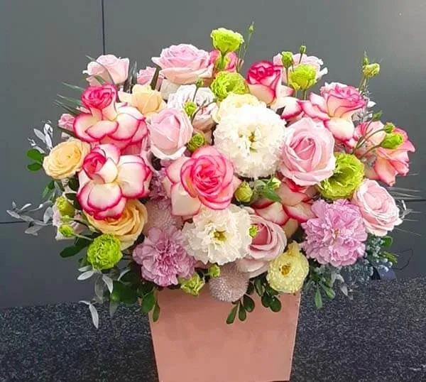 Lẵng hoa chúc mừng sinh nhật đẹp phong cách hiện đại