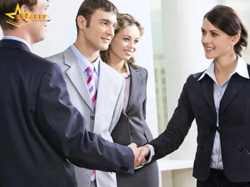 Lựa chọn quà tặng dịp chuyển công tác