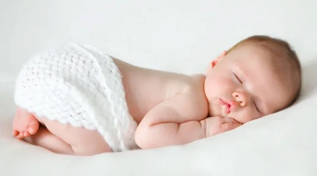 Lời chúc mừng sinh em bé từ ông bà đầy tình cảm