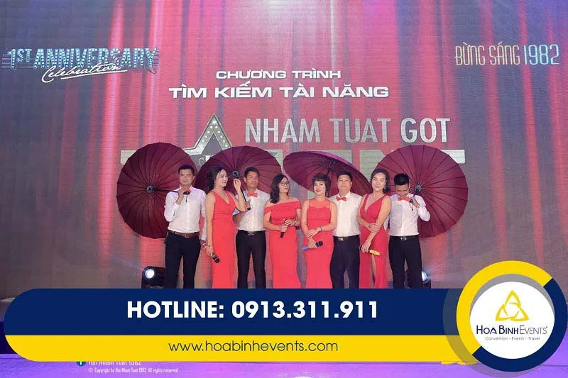 Lễ kỷ niệm thành lập công ty trẻ với không gian trang trí hiện đại