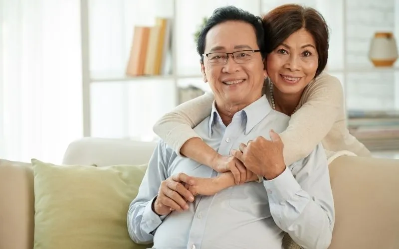 Mẫu bánh kem chúc mừng sinh nhật bố sang trọng kèm những lời chúc ý nghĩa