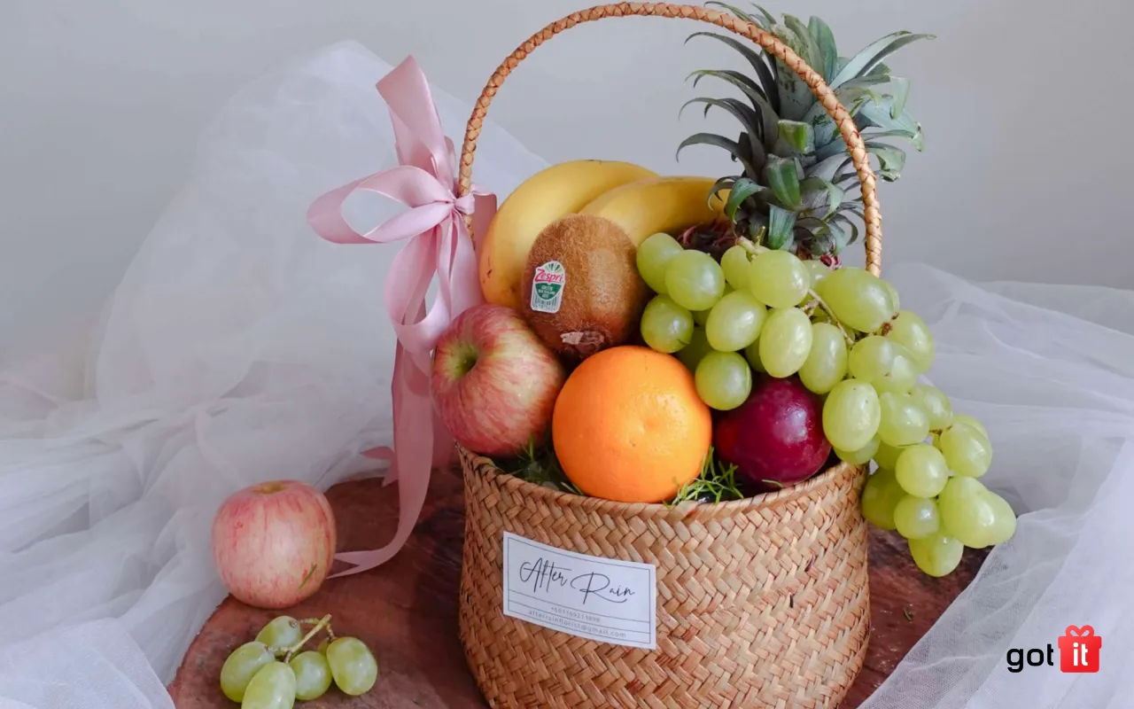 Lời chúc sức khỏe và may mắn từ giỏ trái cây trong ngày khai trương