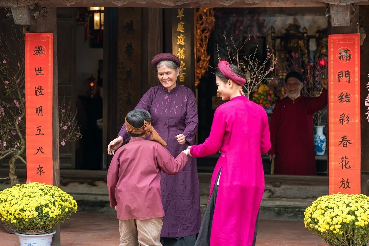 Lời chúc Tết bố mẹ chồng/vợ giúp thắt chặt sợi dây tình cảm trong đại gia đình