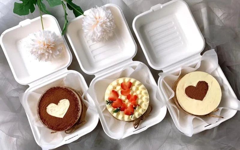 Mẫu bánh kem 8/3 tặng cô giáo trang trí hoa tươi