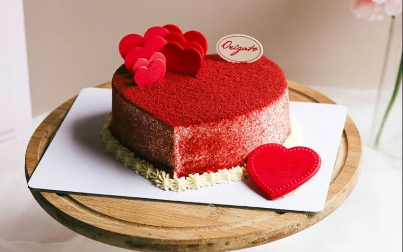 Mẫu bánh kem 8/3 tặng cô giáo viết chữ calligraphy